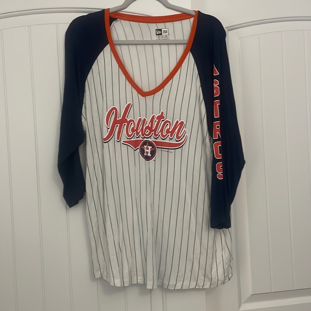Women’s Houston Astros 3/4 Sleeve Shirt. Size 2XL